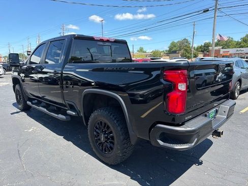 Certified 2024 Chevrolet Silverado 2500 LT w/ Midnight Edition AWD/4WD image 4