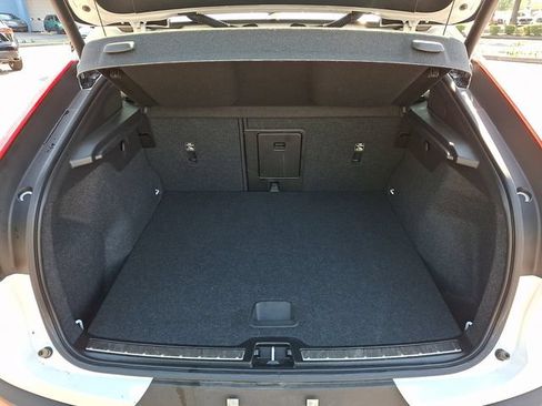 Used 2023 Volvo C40 Recharge Core AWD/4WD image 32