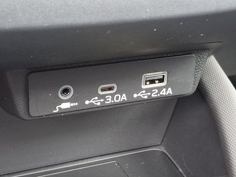Certified 2025 Subaru Forester Premium AWD/4WD image 25