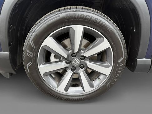 Used 2025 Honda Pilot Touring image 9