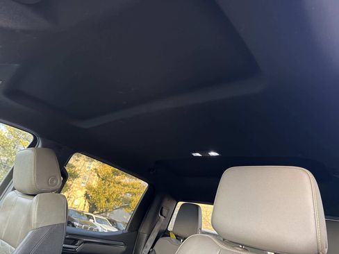 Used 2022 Chevrolet Silverado 1500 ZR2 w/ Technology Package image 4