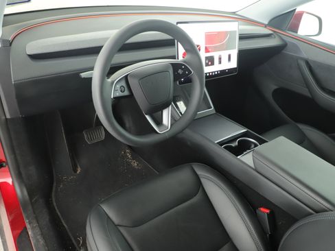 Used 2026 Tesla Model Y 2WD image 8