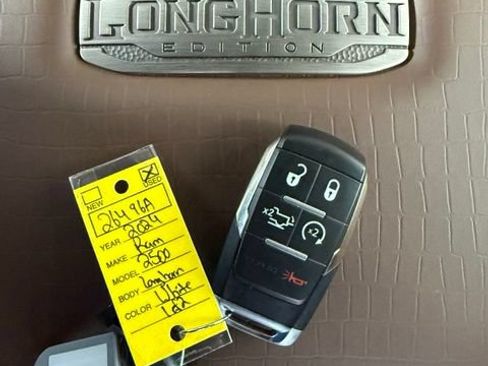 Used 2024 RAM 2500 Limited AWD/4WD image 36