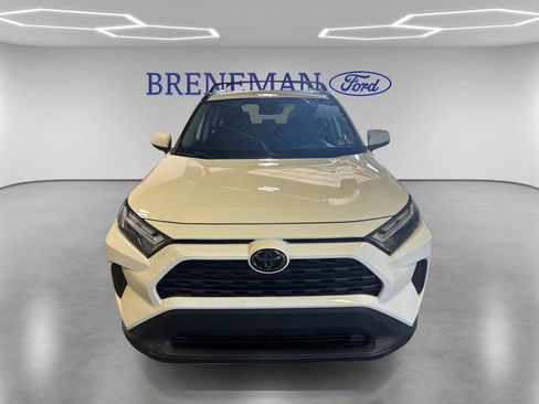 Used 2022 Toyota RAV4 XLE AWD/4WD image 2