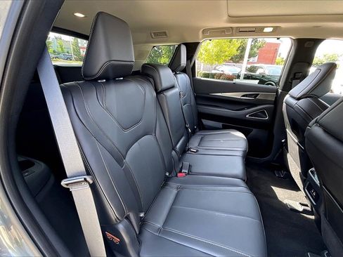 Certified 2025 INFINITI QX60 Luxe image 32