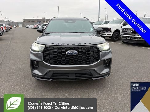 Used 2025 Ford Explorer ST-Line image 8