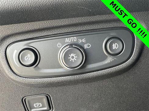 Used 2024 GMC Terrain SLT image 20