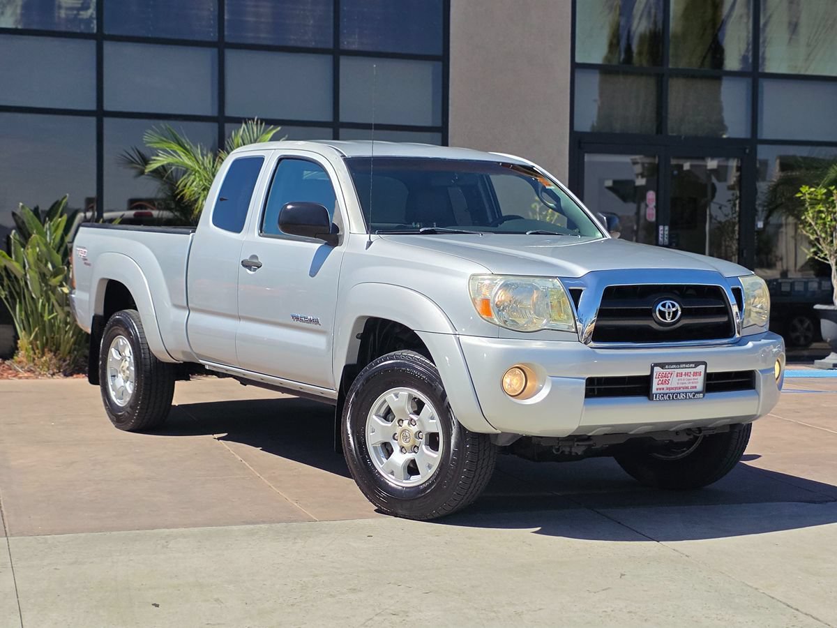 Used 2005 Toyota Tacoma PreRunner RWD image 3