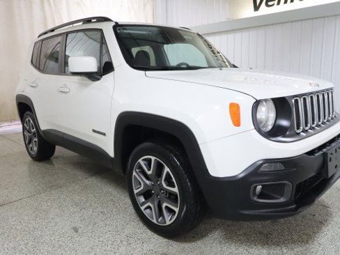 Used 2018 Jeep Renegade Latitude w/ Cold Weather Group AWD/4WD image 5