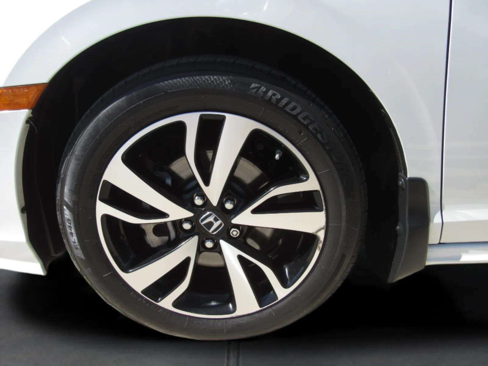 Used 2020 Honda Odyssey Elite image 5