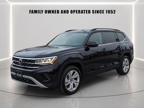 Certified 2023 Volkswagen Atlas SE image 2