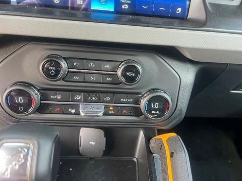 Used 2023 Ford Bronco Badlands w/ Sasquatch Package image 17