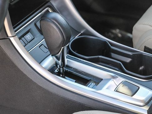 Used 2021 Subaru Ascent Limited w/ Technology Package image 21