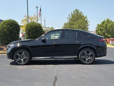 Used 2024 Mercedes-Benz GLC 300 4MATIC w/ AMG Line image 12