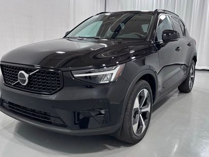 Used 2023 Volvo XC40 B5 Plus w/ Protection Package Premier
