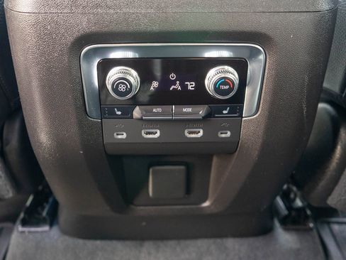 Used 2021 GMC Yukon Denali image 16