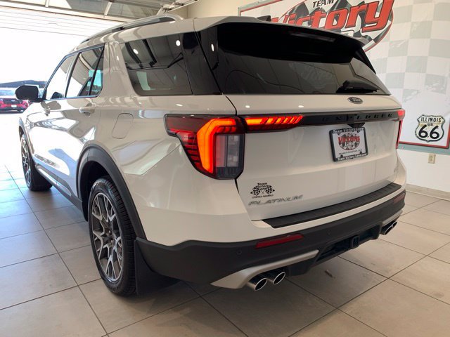Used 2025 Ford Explorer Platinum w/ Ultimate Package AWD/4WD image 3