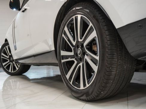 Used 2023 Land Rover Range Rover SE image 10