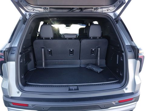 New 2026 Chevrolet Traverse LT image 13