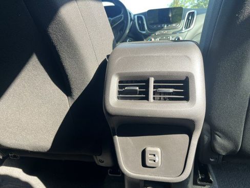 Used 2022 Chevrolet Equinox LT image 27