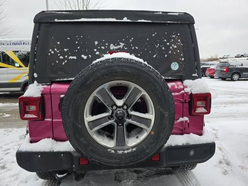 Used 2022 Jeep Wrangler Unlimited Sahara w/ Cold Weather Group image 8