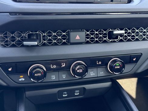 Used 2023 Honda Accord EX image 12