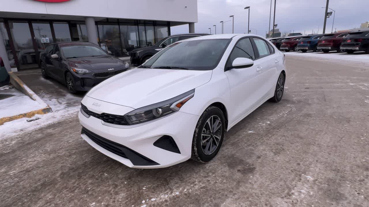 Used 2022 Kia Forte LXS FWD image 4