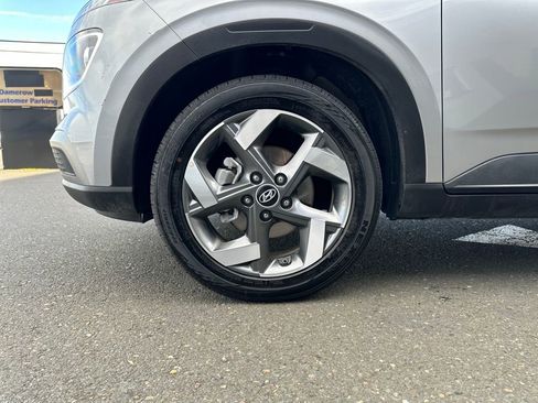 Certified 2025 Hyundai Venue SEL image 14
