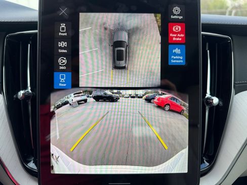 New 2026 Volvo XC60 B5 Ultra w/ Protection Package Premier AWD/4WD image 19