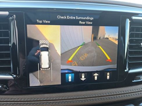 Used 2018 Chrysler Pacifica Limited w/ Tire & Wheel Group image 14