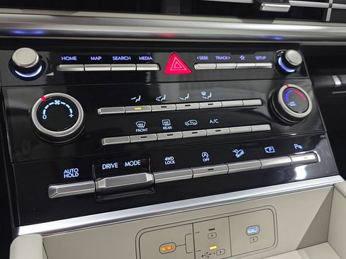 Certified 2026 Hyundai Santa Fe SE AWD/4WD image 18