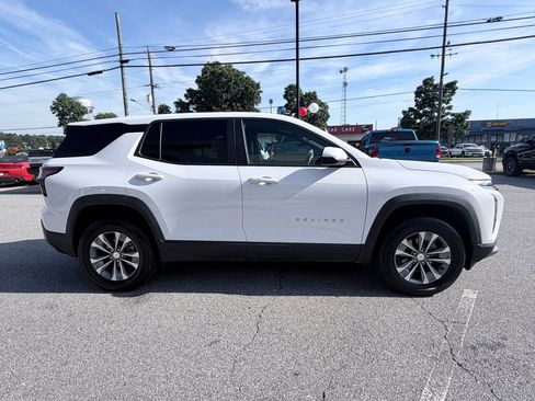 Used 2026 Chevrolet Equinox LT w/ Convenience Package II FWD image 4
