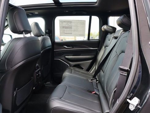 New 2025 Jeep Grand Cherokee Limited 4xe AWD/4WD image 31