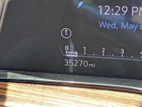 Used 2023 Cadillac Escalade Premium Luxury w/ LPO, Floor Liner Package AWD/4WD image 11