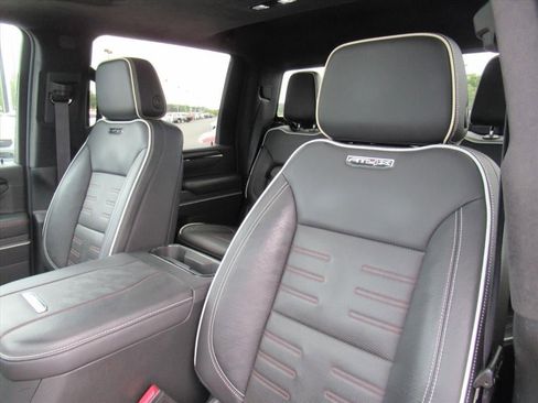 Used 2024 GMC Sierra 2500 AT4X AWD/4WD image 18