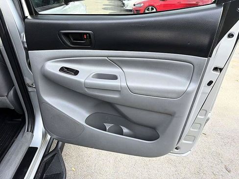 Used 2013 Toyota Tacoma PreRunner w/ TRD Off-Road Pkg RWD image 16