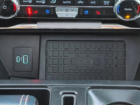 Used 2023 Ford F150 Limited image 16