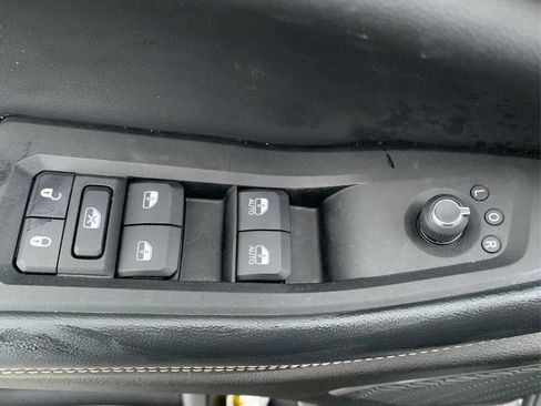 Used 2022 Jeep Grand Cherokee L Limited image 32