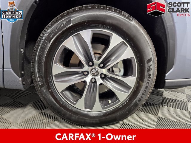 Used 2021 Toyota Highlander XLE FWD image 11