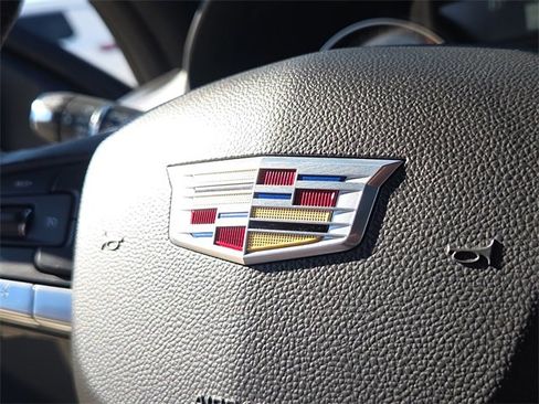 Used 2025 Cadillac CT4 Luxury image 25