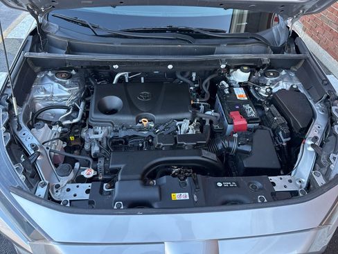 Used 2020 Toyota RAV4 LE w/ Carpet Mat Package image 30