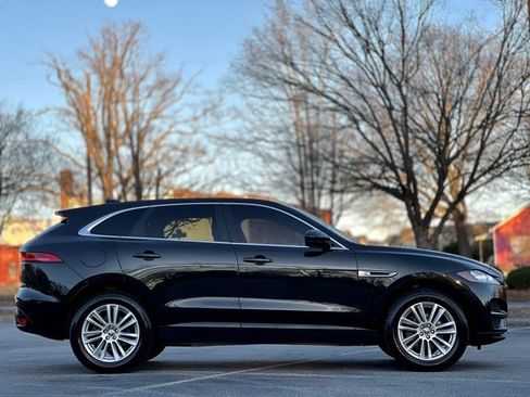 Used 2019 Jaguar F-PACE Prestige image 4