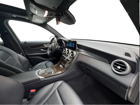 Used 2020 Mercedes-Benz GLC 300 4MATIC image 32