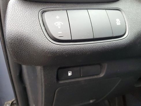 Used 2019 Kia Sorento L image 9