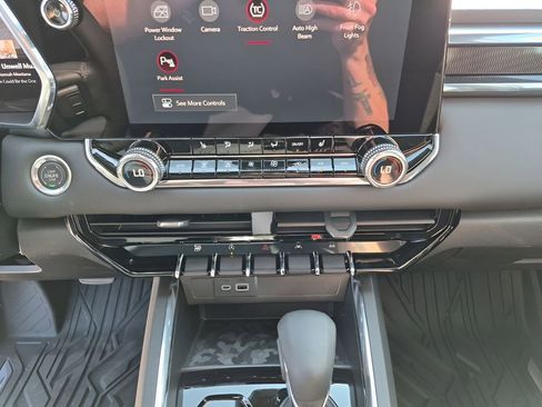 New 2026 GMC Canyon Elevation w/ Convenience Package image 38