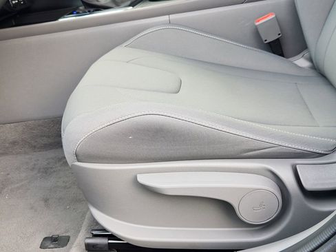 Certified 2025 Hyundai Elantra Sport image 23