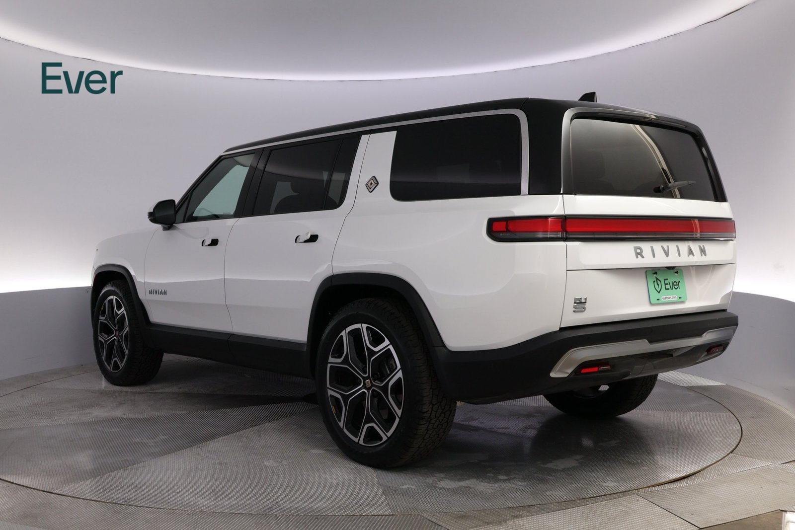 Used 2026 Rivian R1S Adventure Tri AWD/4WD image 17