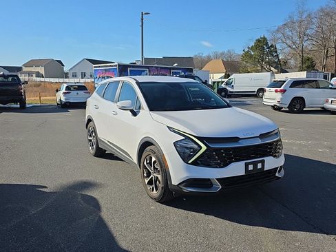 Used 2023 Kia Sportage EX image 2