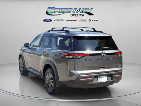 Used 2022 Nissan Pathfinder SV w/ SV Black Package FWD image 3