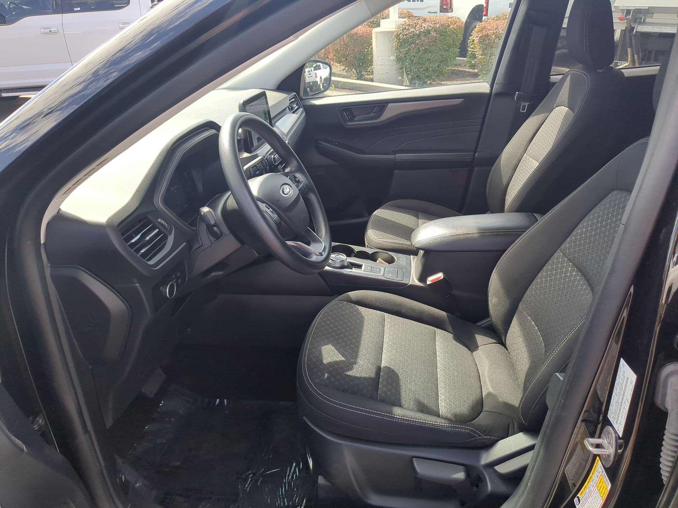 Certified 2025 Ford Escape Active AWD/4WD image 18